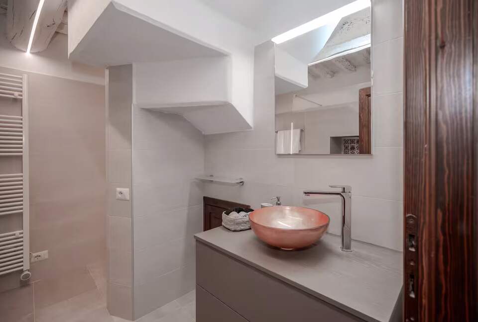 Tuscan Farmhouse Retreat with Infinity Pool & Views - Volterra, Italy