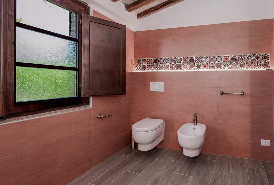 Tuscan Farmhouse Retreat with Infinity Pool & Views - Volterra, Italy