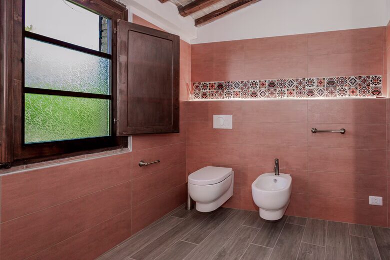 Tuscan Farmhouse Retreat with Infinity Pool & Views - Volterra, Italy