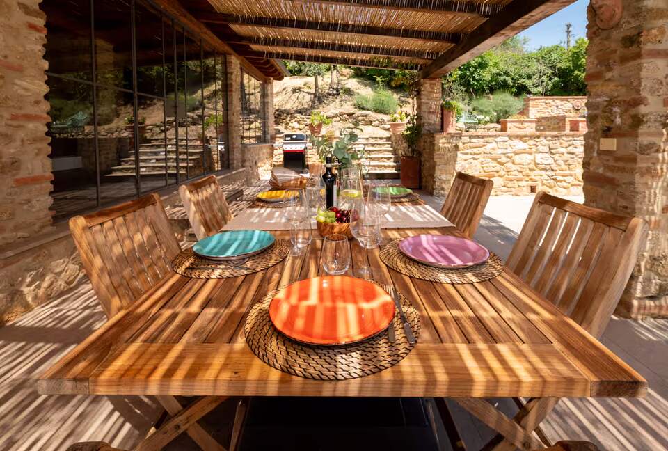 Tuscan Farmhouse Retreat with Infinity Pool & Views - Volterra, Italy