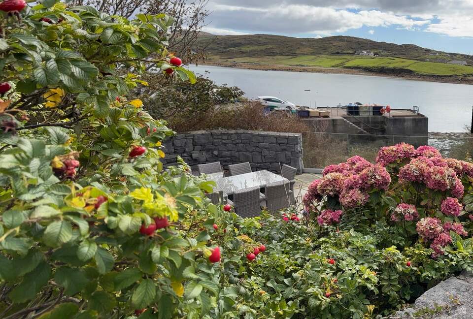Tasteful Family Residence Overlooking Atlantic Isles - Clifden, Ireland