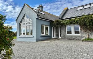 Tasteful Family Residence Overlooking Atlantic Isles - Clifden, Ireland