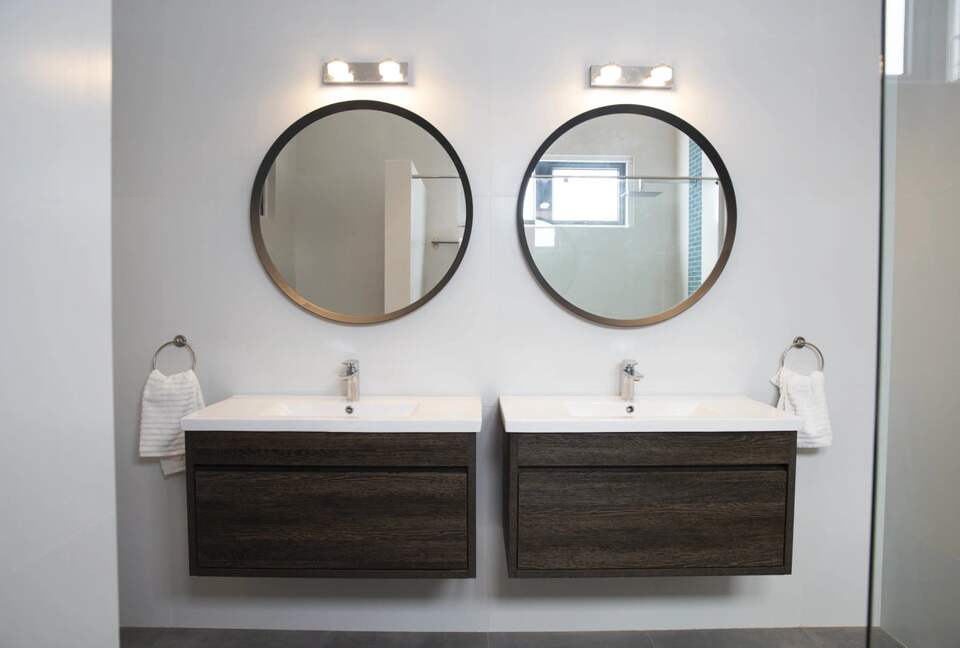 Ocean View Elegance: A Five-Bedroom Seychelles Masterpiece - Beau Vallon, Seychelles