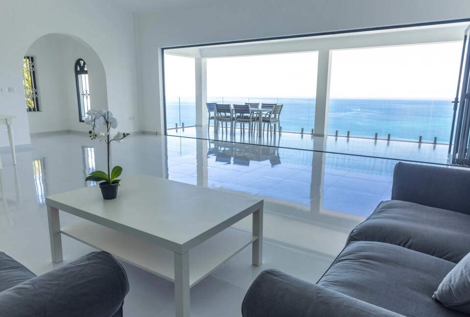 Ocean View Elegance: A Five-Bedroom Seychelles Masterpiece - Beau Vallon, Seychelles