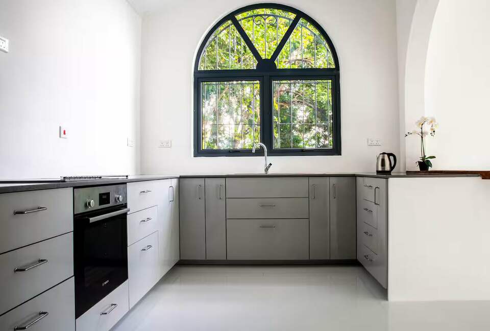 Ocean View Elegance: A Five-Bedroom Seychelles Masterpiece - Beau Vallon, Seychelles