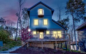 The Woodland Realm, An Elven Themed Vacation Home - Kodak, Tennessee