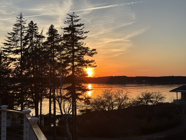 Charming 4-Bed Cottage with Bay Views near Boothbay Harbor - Southport, Maine