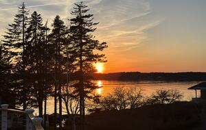 Charming 4-Bed Cottage with Bay Views near Boothbay Harbor - Southport, Maine