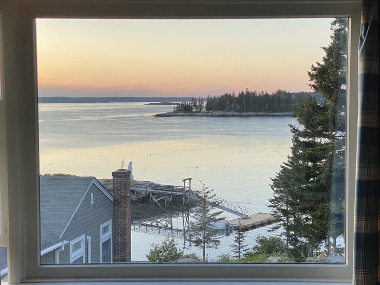 Charming 4-Bed Cottage with Bay Views near Boothbay Harbor - Southport, Maine