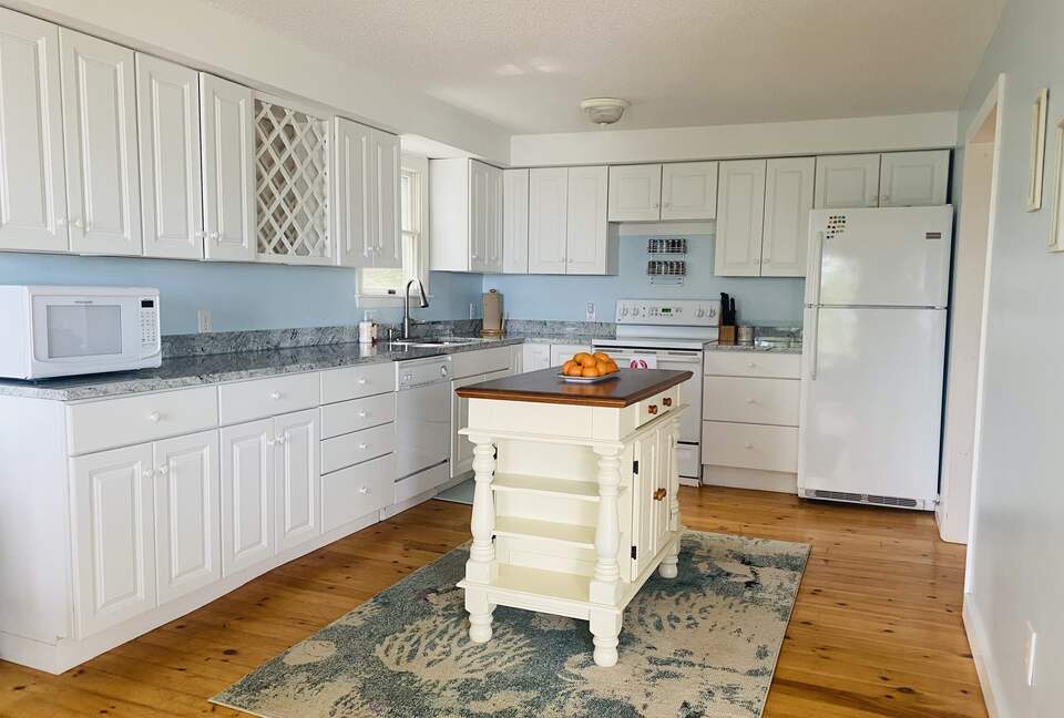 Charming 4-Bed Cottage with Bay Views near Boothbay Harbor - Southport, Maine