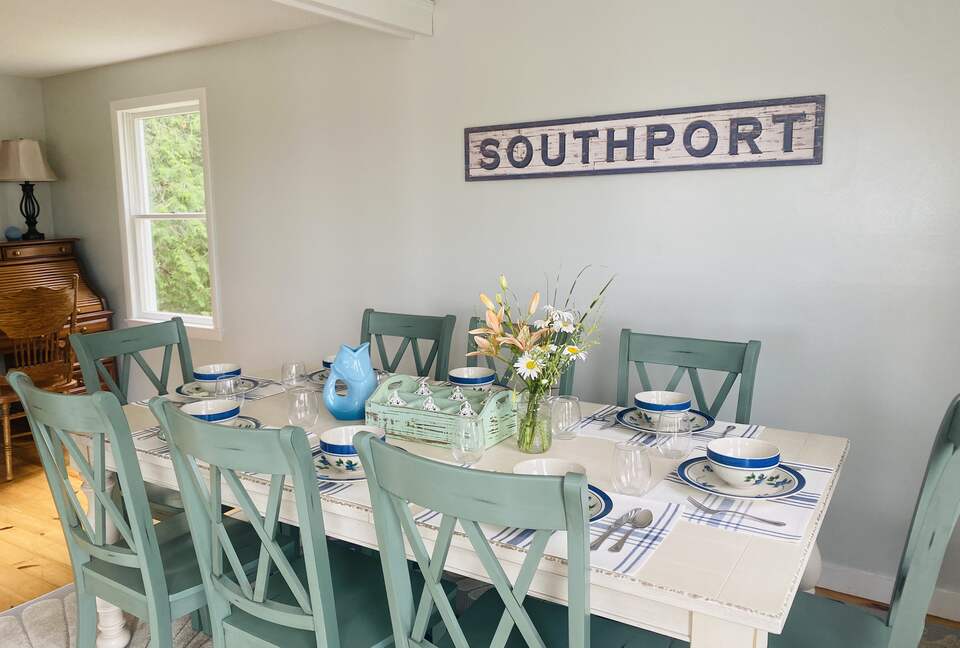 Charming 4-Bed Cottage with Bay Views near Boothbay Harbor - Southport, Maine