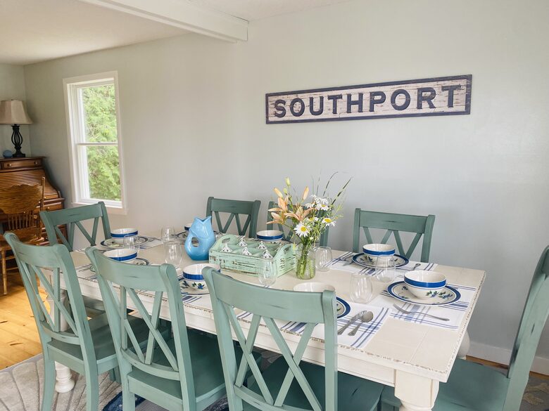 Charming 4-Bed Cottage with Bay Views near Boothbay Harbor - Southport, Maine