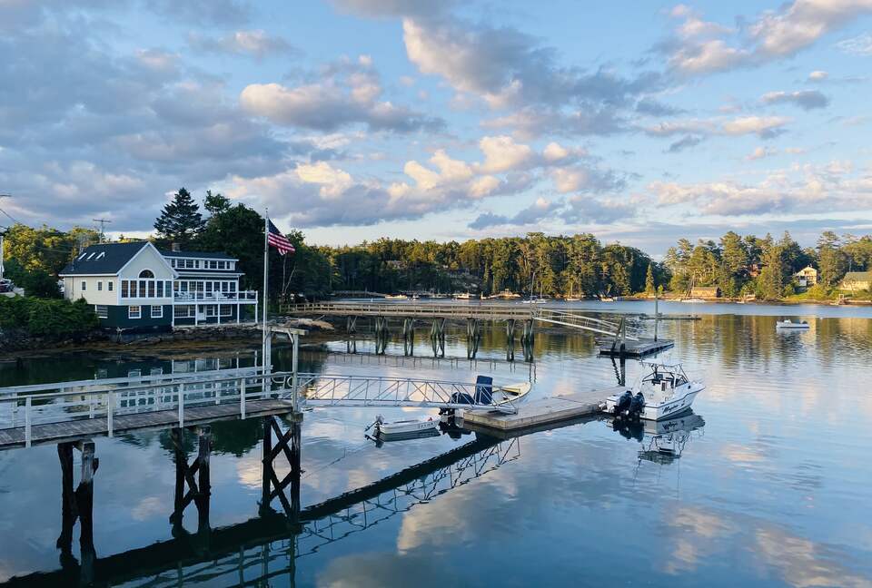 Charming 4-Bed Cottage with Bay Views near Boothbay Harbor - Southport, Maine