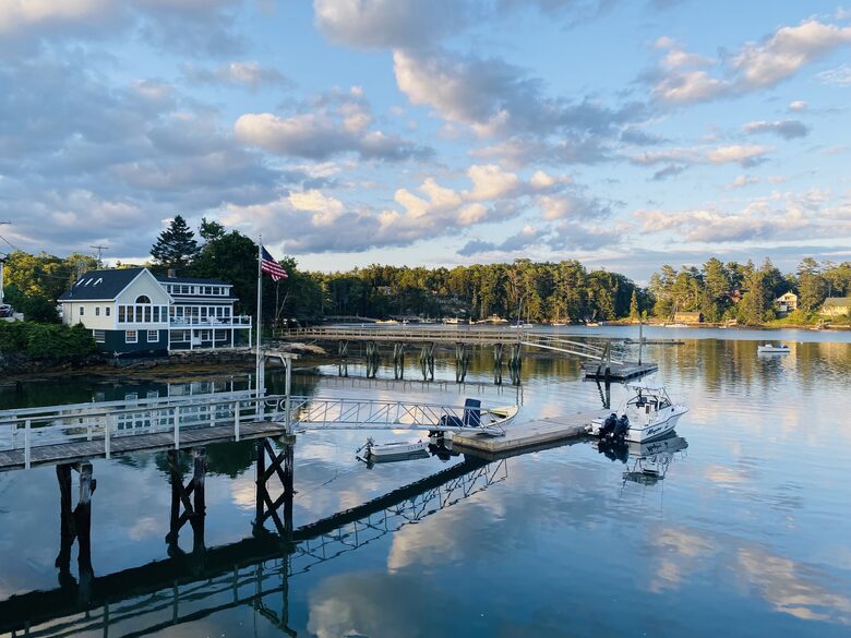 Charming 4-Bed Cottage with Bay Views near Boothbay Harbor - Southport, Maine