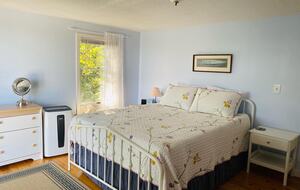 Charming 4-Bed Cottage with Bay Views near Boothbay Harbor - Southport, Maine