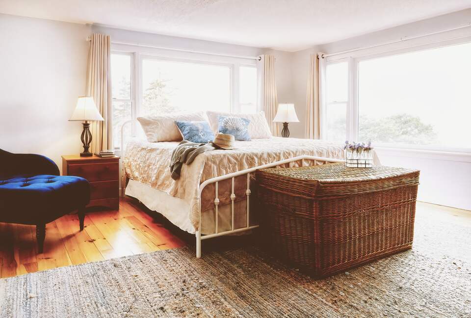 Charming 4-Bed Cottage with Bay Views near Boothbay Harbor - Southport, Maine