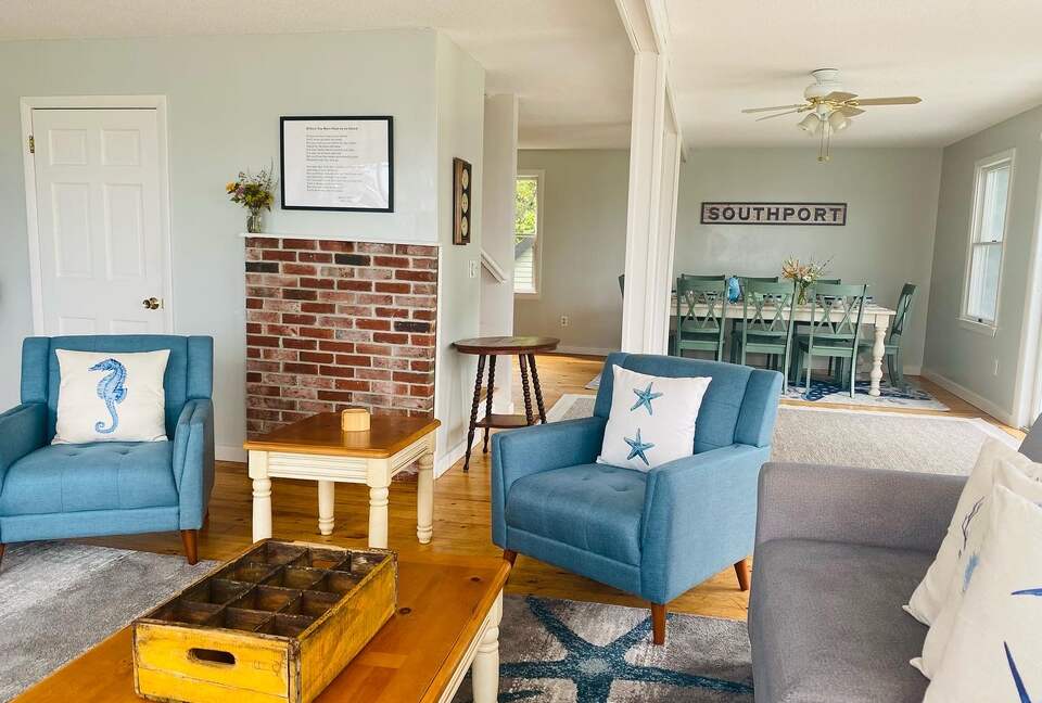 Charming 4-Bed Cottage with Bay Views near Boothbay Harbor - Southport, Maine