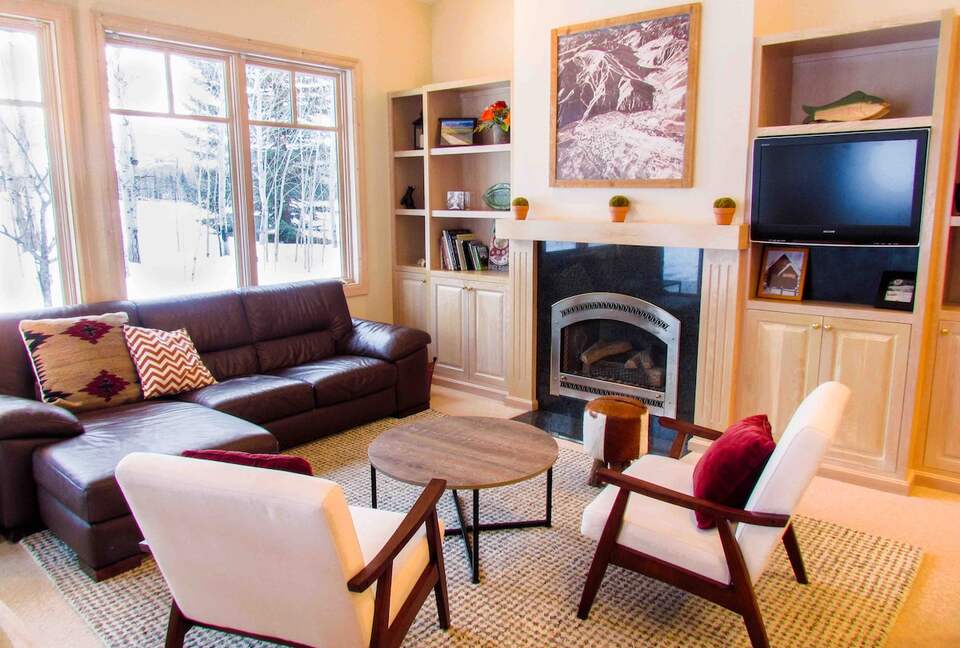 Living room with gas fireplace