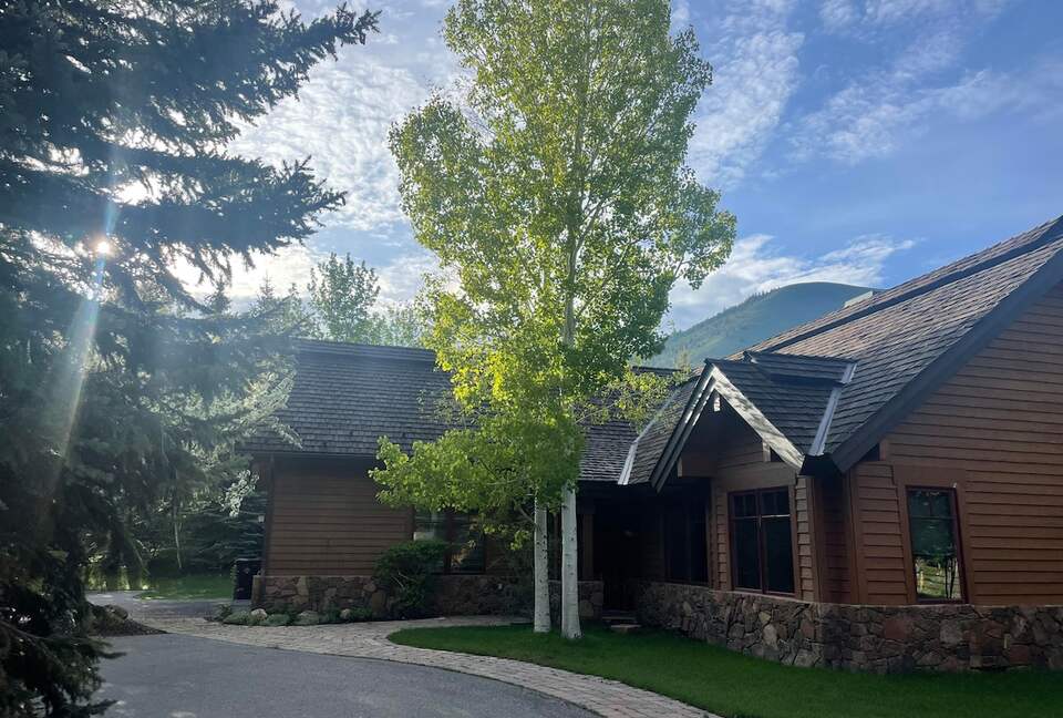 Cozy 2BR Ketchum Cabin with Views & Private Patio - Ketchum, Idaho