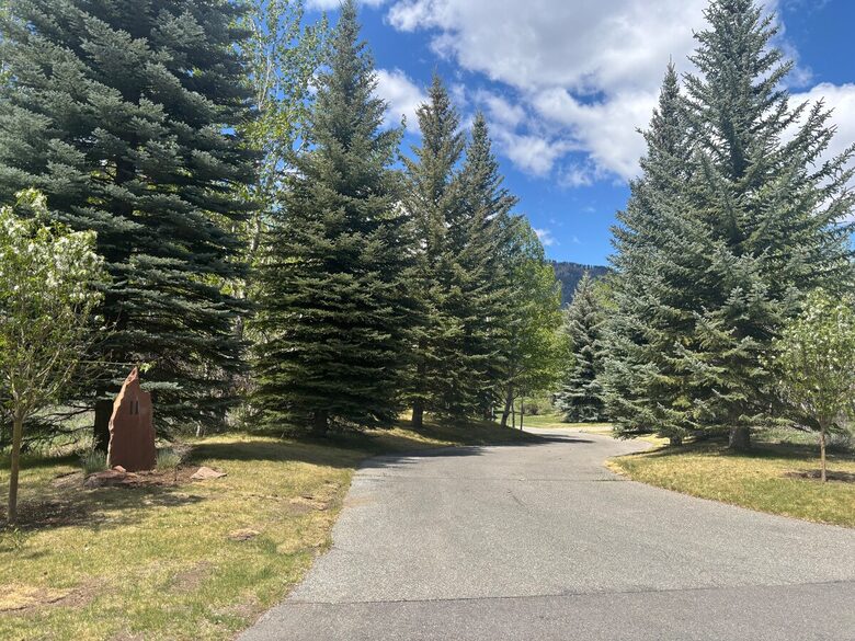 Cozy 2BR Ketchum Cabin with Views & Private Patio - Ketchum, Idaho