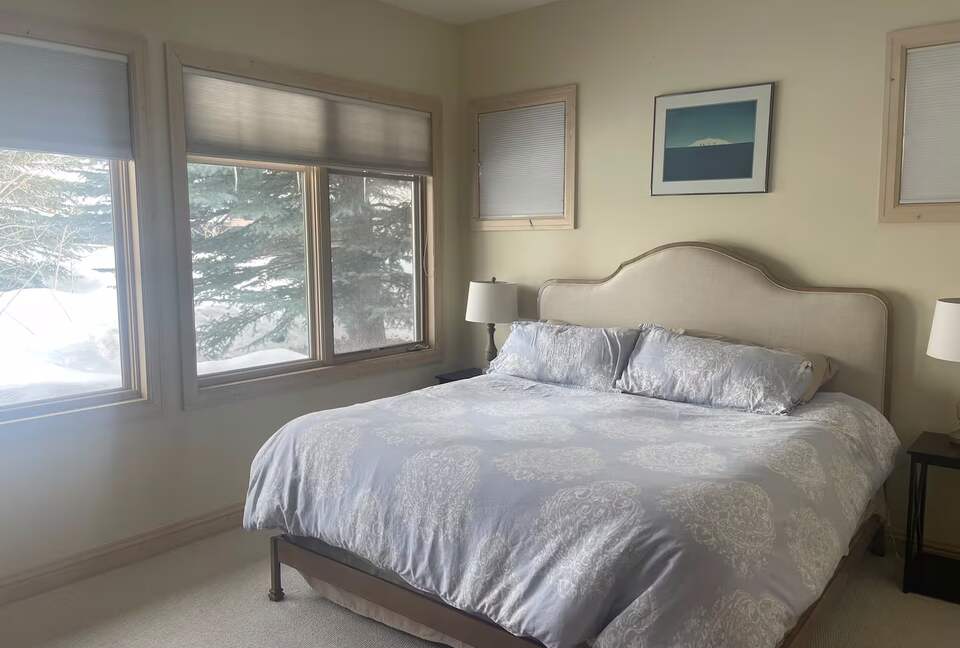 Cozy 2BR Ketchum Cabin with Views & Private Patio - Ketchum, Idaho