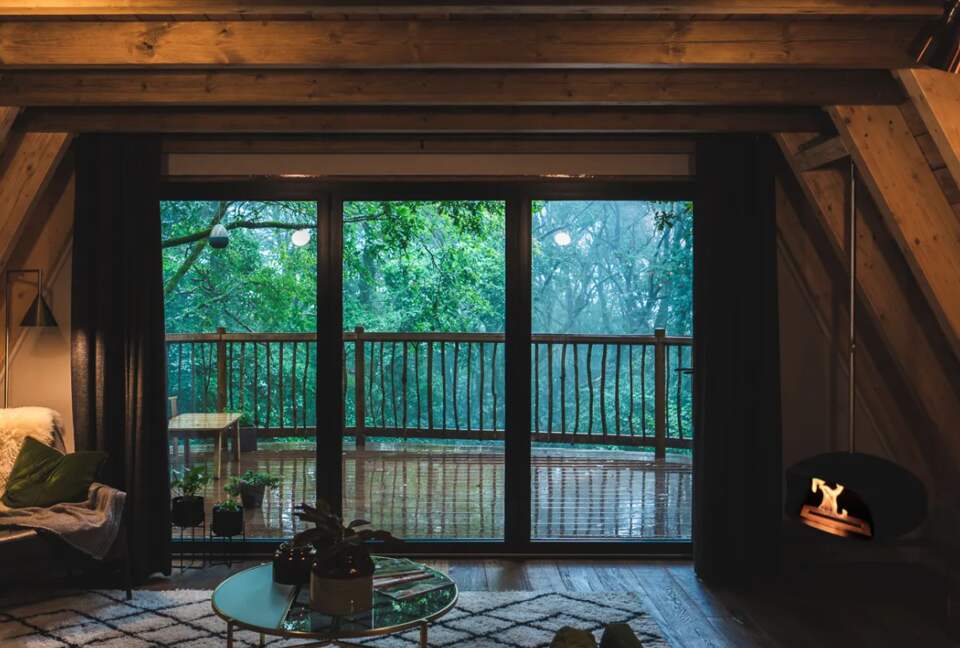 Cosy in All Seasons - Underfloor Heating + Bioethanol Fire