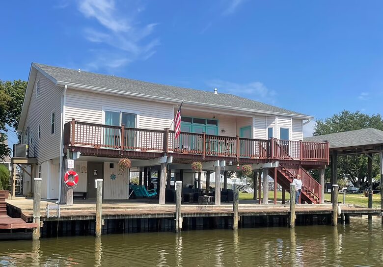 Waterfront Escape 20 minutes to New Orleans - Slidell, Louisiana