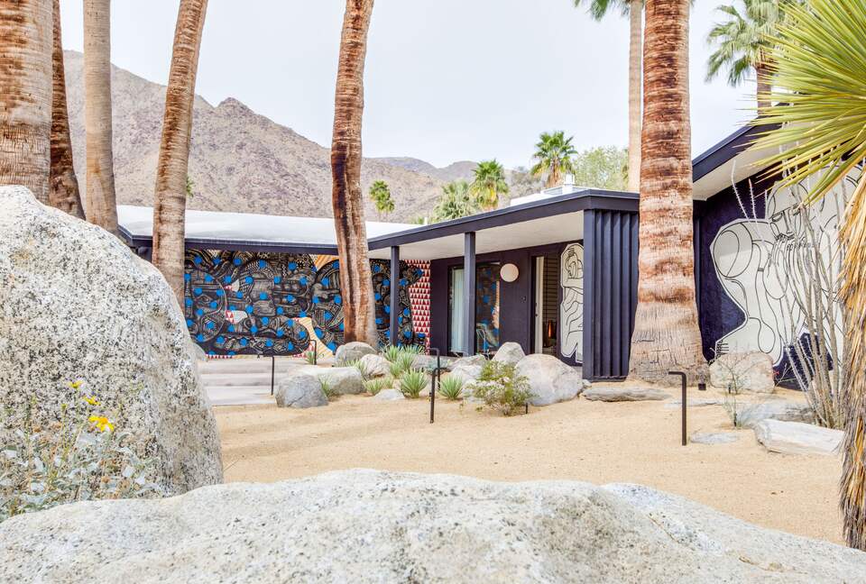 Exquisite Mid-Century Escape in Old Las Palmas - Palm Springs, California