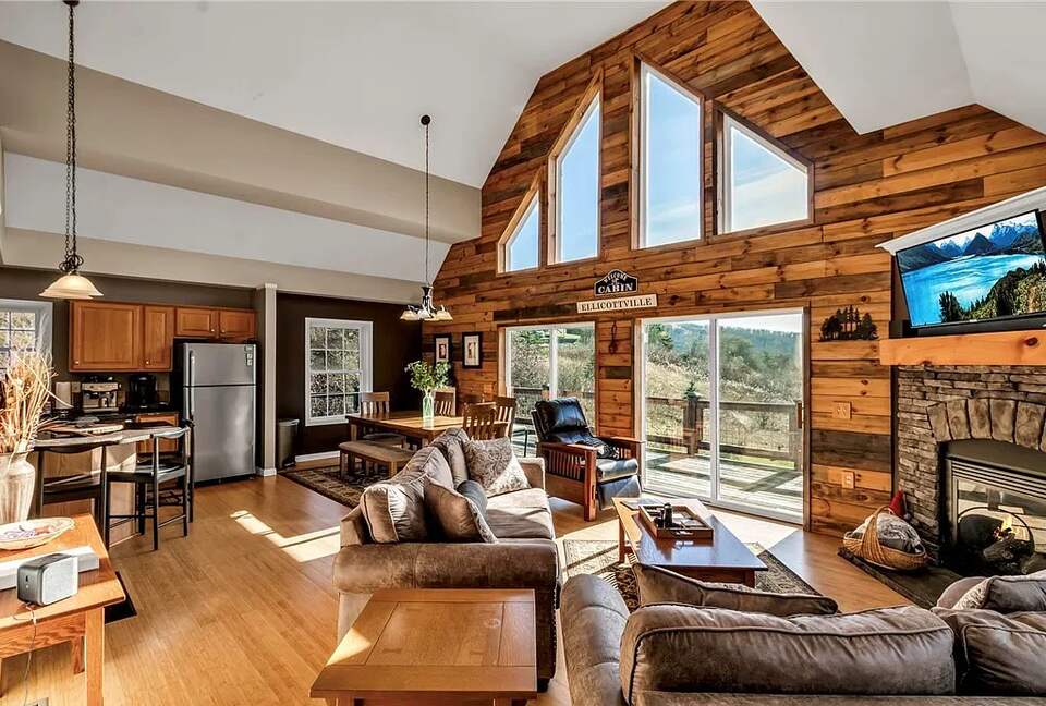 Elevated Mountain Hideaway Overlooking Holiday Valley - Ellicottville, New York