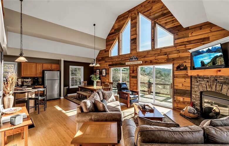 Elevated Mountain Hideaway Overlooking Holiday Valley - Ellicottville, New York