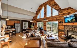 Elevated Mountain Hideaway Overlooking Holiday Valley - Ellicottville, New York