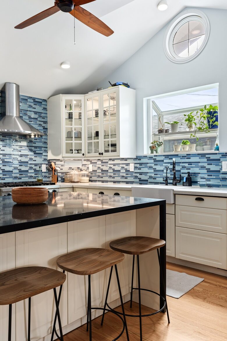 Modern Coastal Retreat in Long Beach - Long Beach, California