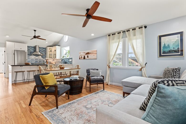 Modern Coastal Retreat in Long Beach - Long Beach, California