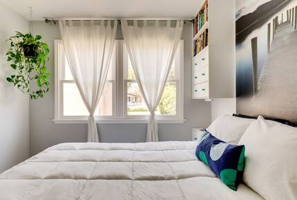 Modern Coastal Retreat in Long Beach - Long Beach, California