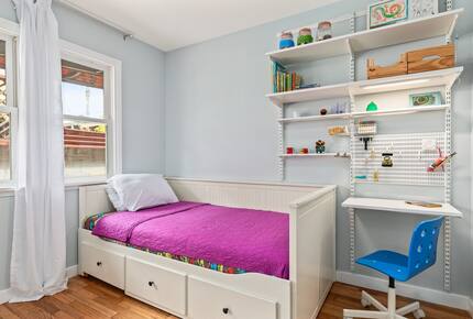 Modern Coastal Retreat in Long Beach - Long Beach, California