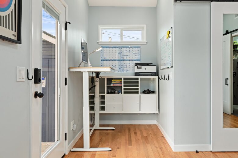 Modern Coastal Retreat in Long Beach - Long Beach, California