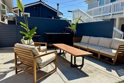 Modern Coastal Retreat in Long Beach - Long Beach, California