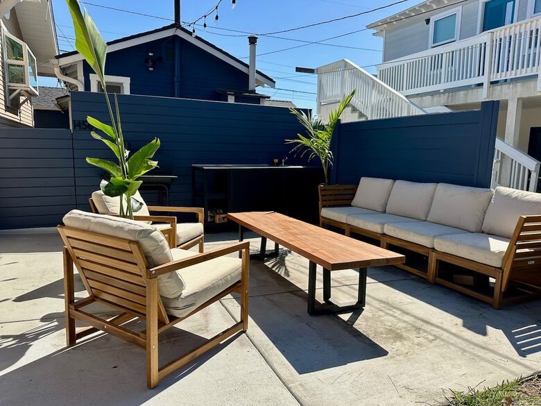 Modern Coastal Retreat in Long Beach - Long Beach, California