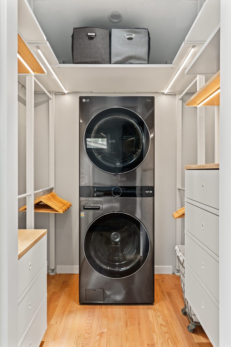 Modern Coastal Retreat in Long Beach - Long Beach, California