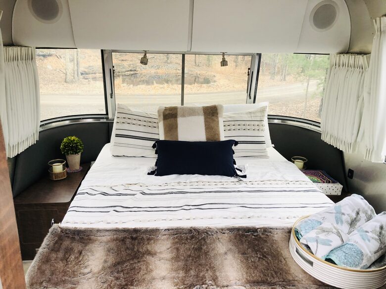 Easter's First Blooms at the Estate and Late April Exclusive Tulip Extravaganza - Woodstock, New York