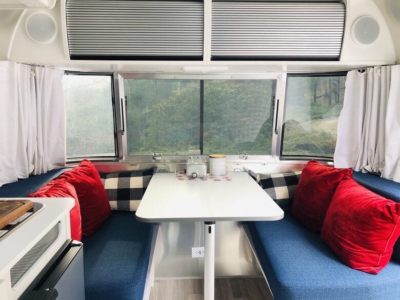 Easter's First Blooms at the Estate and Late April Exclusive Tulip Extravaganza - Woodstock, New York