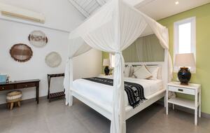 Architect-Designed Seminyak Oasis with Private Pool - Seminyak, Indonesia