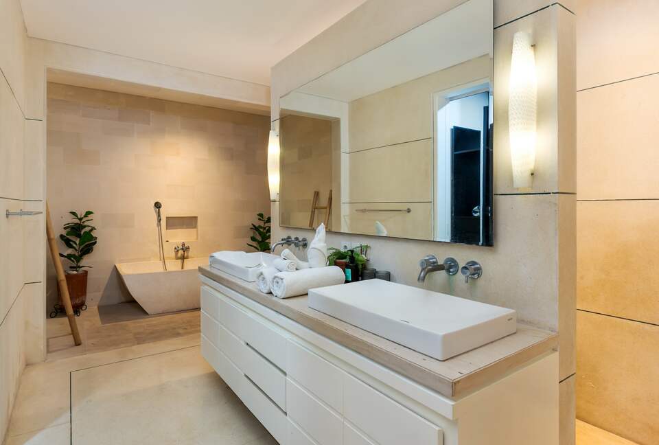 Architect-Designed Seminyak Oasis with Private Pool - Seminyak, Indonesia