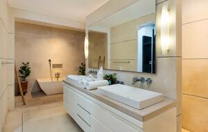 Architect-Designed Seminyak Oasis with Private Pool - Seminyak, Indonesia