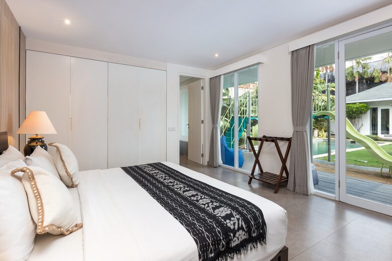 Architect-Designed Seminyak Oasis with Private Pool - Seminyak, Indonesia