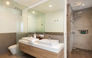 Architect-Designed Seminyak Oasis with Private Pool - Seminyak, Indonesia