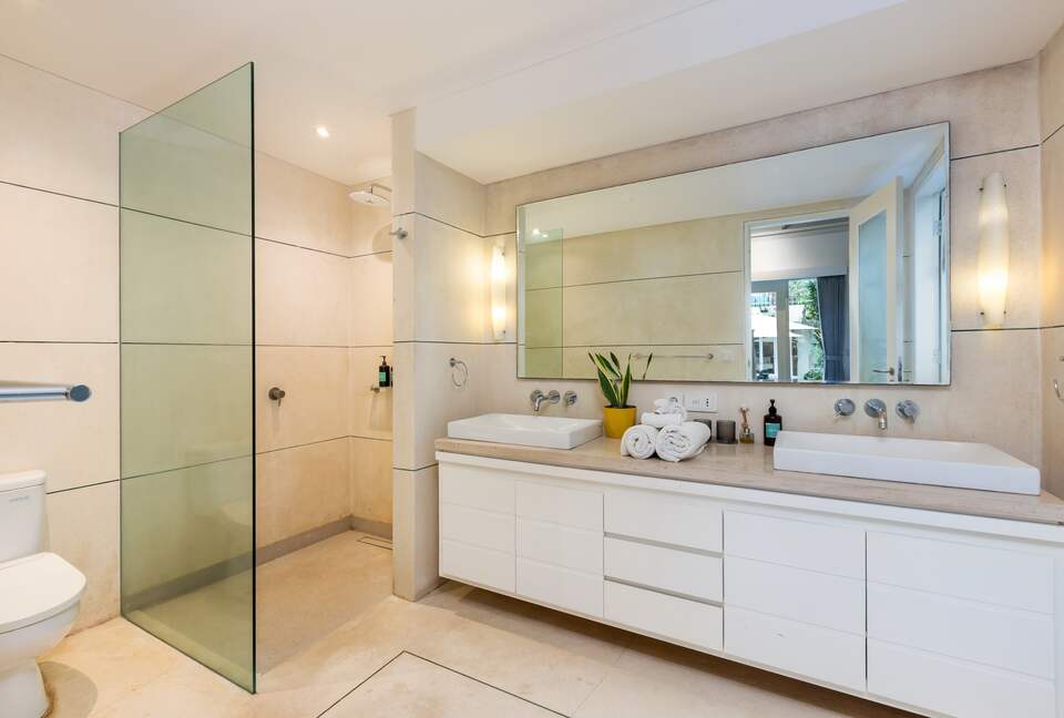 Architect-Designed Seminyak Oasis with Private Pool - Seminyak, Indonesia