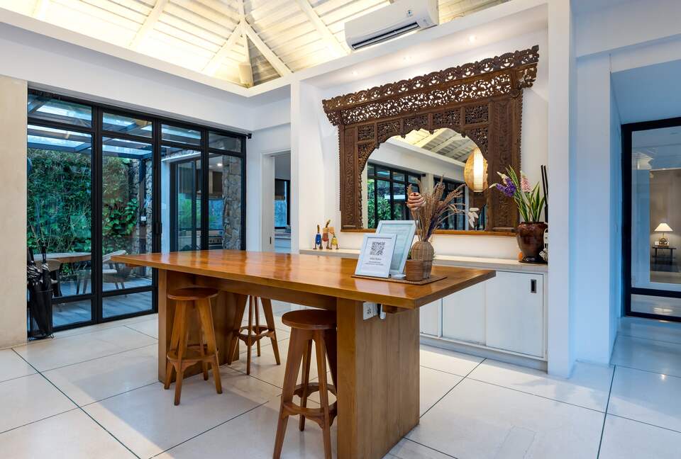 Architect-Designed Seminyak Oasis with Private Pool - Seminyak, Indonesia