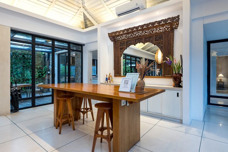 Architect-Designed Seminyak Oasis with Private Pool - Seminyak, Indonesia