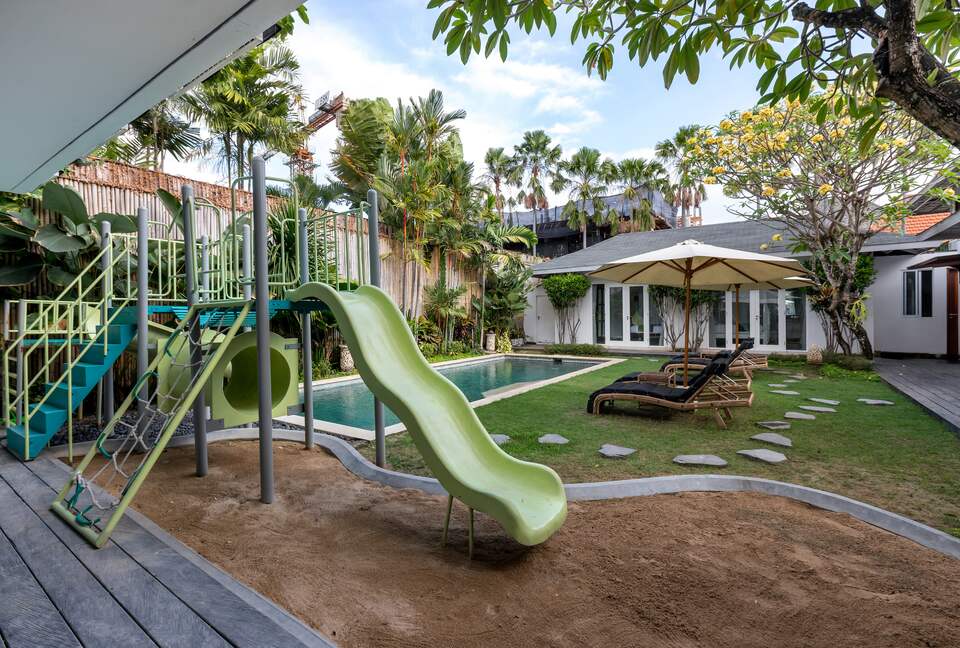 Architect-Designed Seminyak Oasis with Private Pool - Seminyak, Indonesia